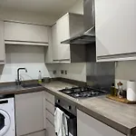 Modern Apartment Central London