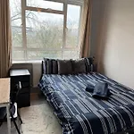 Huge 5 Bedroom Flat For 10 People 2 Min Away From Emirates Stadium Zone 2