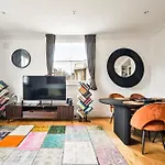 Beautifully Furnished Flat Near Hyde Park