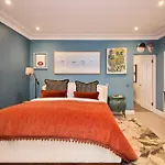 The Chelsea Gem - Charming 1Bdr With Balcony