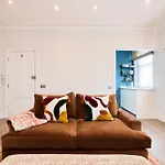 The Chelsea Gem - Charming 1Bdr With Balcony