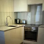 Kensington - Mezzanie Stylish Flat
