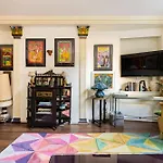 Mayfair 3-Bed 5-Guest Berkeley Square 1729 House