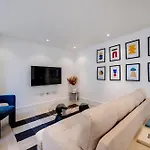 The Urban Minimalist- Notting Hill 2 Bed