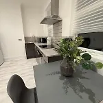 The Avenue Suite