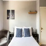 Clapham - Central 3 Bedroom Flat