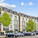 Holland Park 3 Bedroom Apartment