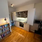 Double Bedroom With Shared Bathroom Stunning Location