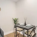 Royal Docks Cozy Studio Flat C