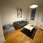 Star London Warwick Mansions 3-Bed Oasis