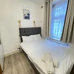 2 Bedroom Flat Ground Floor