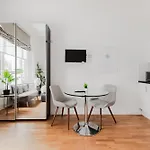 Prime Vision Living Studios - Hyde Park