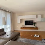 New 3 Bedroom Near Tower Bridge