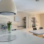 New 3 Bedroom Near Tower Bridge