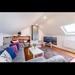 Sunny Roof Terrace 3 Bed Apartment Clapham
