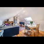 Sunny Roof Terrace 3 Bed Apartment Clapham