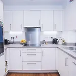 Stylish Brixton 2 Bed- 2 Bath By Pop And Brixton Village