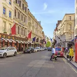 3 Million Pound Super Prime Bond Street Mayfair Sleeps 6