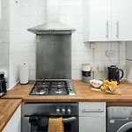 Sunny 2B-1B Flat Nr Borough Market, Central London