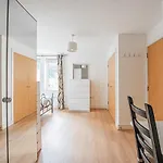Stylish Spacious 3 Bed Home 5Min Walk From Station