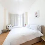 Spacious Room For Three In Camden Town