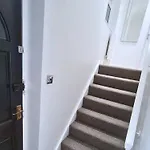 Modern Penge East Apartment