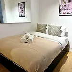 Heart Of Holborn - 2Br With Patio - Cityapartmentstay