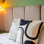 2Br 2Ba Sleeps 6 King Beds City Views E1