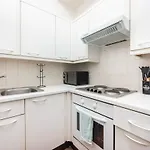Spacious 1Br Near London Bridge