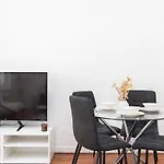 Spacious 1Br Near London Bridge