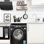Bright Studio In Old Street 2