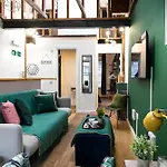 Central 1Br Apartment Sleeps 4, Georgian Townhouse, Near London Liverpool Street, Super Central London, Beautifully Designed