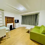 Luxury 2 Bed House With Parking, 5 Min Walk To Station & Ldo