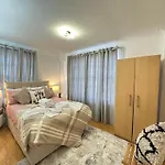 Marble Arch Comfortable Family Apartment