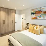 Brand New 1-Bedroom In Central London And Convenient