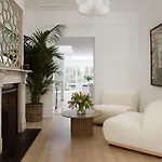 Luxury 5-Bedroom Town House In Brook Green Central London