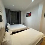 Comfortable - Cosy - Budget Studios In City Center