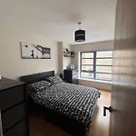 Cosy Private Room With Private Bathroom - Your Perfect Gateway!