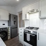 Vesto Three Bedroom Duplex Apartment In Clapham