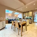 Bohemian Notting Hill Flat, Garden & Amenities