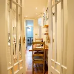The Plush Putney Apartment - 2 Bed - 2 Bath - Ground Floor Apt