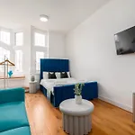Modern Studio Near Tube Fast To Central London