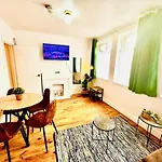 Modern Flat Steps From Finsbury & Emirates Stadium!