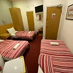 Oyo London Guest House