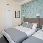 OYO Bakers Hotel