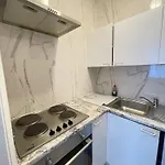 Lovely 2 Bed Flat 2 Floor Miles