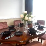 Central London 6 Beds Apartment