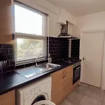 Big 1-Bed Flat Elephant & Castle