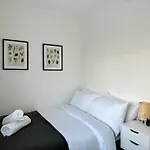 Your Cosy Get-Away 5 Minutes From Canning Town Station, Near Excel & O2