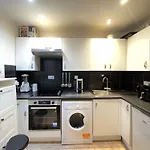 Hyde Park Gate Apartment